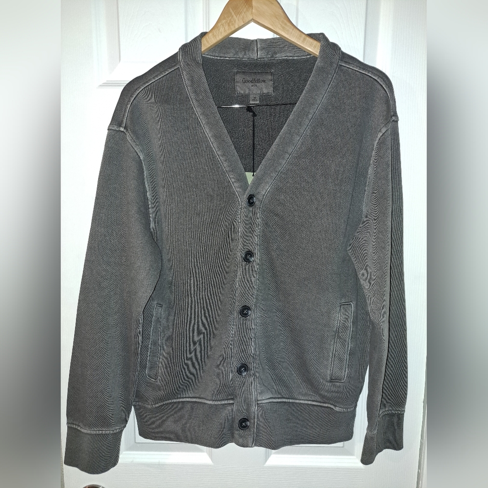 Goodfellow sweater with buttons in gray in size M.